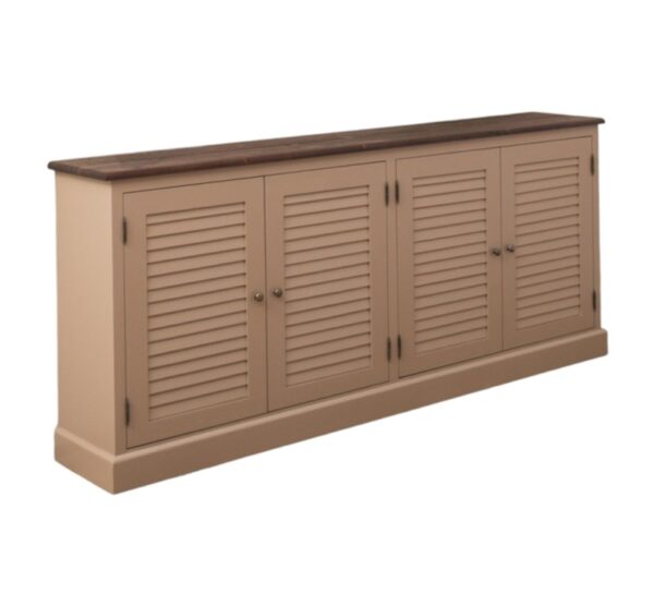 landelijke louvre/shutter dressoir met deuren voor veel opbergruimte. Gemaakt van massief hout in de kleur licht bruin, mokka met warm eiken. Het kan op maat gemaakt worden. Villa Laura