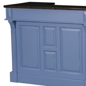 Landelijke bar met acht grote open vakken en twee lades voor opbergruimte. Gemaakt van massief eiken hout in de kleur blauw met een donker eiken blad. Het meubel kan op verschillende manieren geverfd worden in verschillende kleuren en kan op maat gemaakt worden. Villa Laura