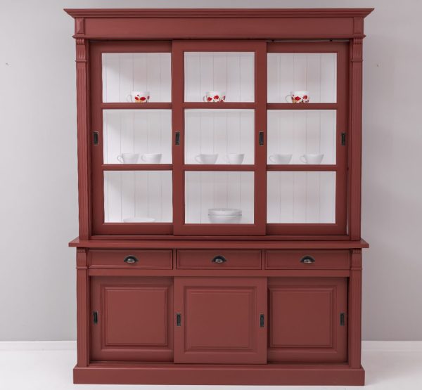 Landelijk klassieke bibliotheekkast met deuren. de planken in de kast zijn verstelbaar. Gemaakt van massief hout eiken in de kleur rood. Het kan op maat gemaakt worden. Villa Laura