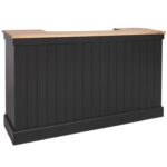 Moderne bar, balie, toonbank met latjes. het heeft 4 grote vakken en 2 kleine lades voor genoeg opbergruimte. Gemaakt van massief hout in geheel de kleur zwart en het bovenblad in de kleur eiken bruin. De bar kan op verschillende manieren geverfd worden in verschillende kleuren en kan op maat gemaakt worden. Villa Laura
