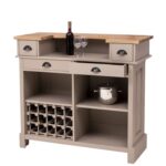Landelijke klassieke bar, balie, toonbank, receptie met vier open vakken, twee kleine en twee grote lades voor opbergruimte. Gemaakt van massief eiken hout in de kleur zand, beige vintagelook. Het meubel kan op verschillende manieren geverfd worden in verschillende kleuren en kan op maat gemaakt worden. Villa Laura