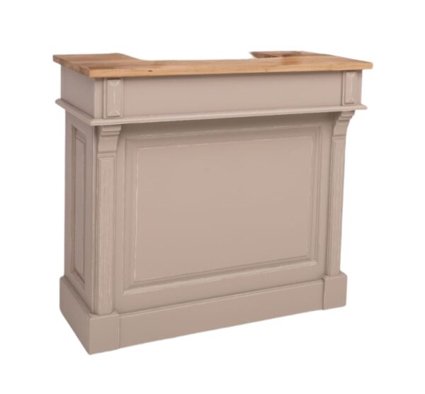 Landelijke klassieke bar, balie, toonbank, receptie met vier open vakken, twee kleine en twee grote lades voor opbergruimte. Gemaakt van massief eiken hout in de kleur beige, zand vintagelook. Het meubel kan op verschillende manieren geverfd worden in verschillende kleuren en kan op maat gemaakt worden. Villa Laura