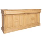 Luxe landelijke grote (240 cm) bar, balie, toonbank met acht grote open vakken en twee lades voor opbergruimte. Gemaakt van massief eiken hout in licht naturel eiken. Het meubel kan op verschillende manieren geverfd worden in verschillende kleuren en kan op maat gemaakt worden. Villa Laura