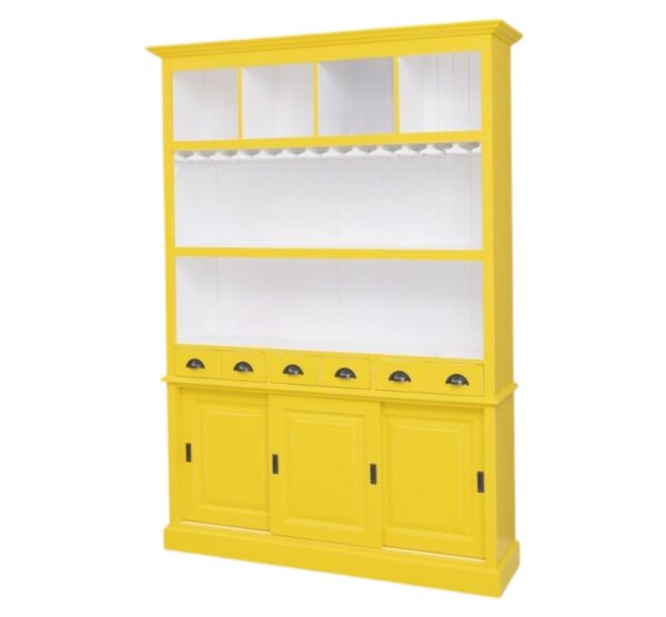 een groot landelijk drankkast/buffetkast/wijnkast. De kast heeft wijnglazenhouder/wijnglazenrek, laadjes en schuifdeuren. de kast is perfect om uw mooie flessen te etaleren. Gemaakt van massief hout eiken in de kleur geel een witte binnenkant. de drankkast is 150 cm lang of het kan op maat gemaakt worden. Villa Laura