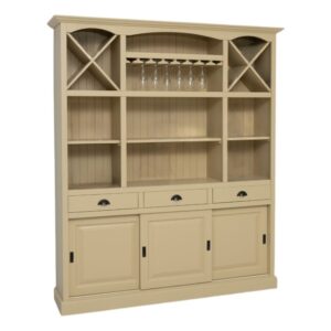 Landelijke buffetkast/wijnkast met verschillende open vakken, deuren en lades en ophangrek voor de wijnglazen. Gemaakt van massief eiken hout in de kleur zand beige. Het meubel kan op verschillende manieren geverfd worden in verschillende kleuren en kan op maat gemaakt worden. Villa Laura