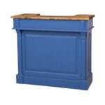Landelijke klassieke bar, balie, toonbank, receptie met vier open vakken, twee kleine en twee grote lades voor opbergruimte. Gemaakt van massief eiken hout in de kleur koningsblauw, kobalt blauw vintagelook. Het meubel kan op verschillende manieren geverfd worden in verschillende kleuren en kan op maat gemaakt worden. Villa Laura
