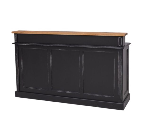Landelijke bar/balie/ toonbank met vier open vakken en vier grote lades voor opbergruimte. Gemaakt van massief eiken hout in de kleur zwart met licht eiken blad. Het meubel kan op verschillende manieren geverfd worden in verschillende kleuren en kan op maat gemaakt worden. Villa Laura