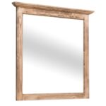Landelijke vierkante spiegel met houten lijst. Gemaakt van massief eiken hout in de kleur naturel. Het meubel kan op verschillende manieren geverfd worden in verschillende kleuren en kan op maat gemaakt worden. Villa Laura