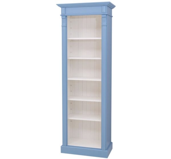 Landelijke boekenkast/schappenkast met verstelbare open vakken en uitschuifbare plank. Gemaakt van massief eiken hout in de kleur blauw met witte binnenkant. Het meubel kan op verschillende manieren geverfd worden in verschillende kleuren en kan op maat gemaakt worden. Villa Laura