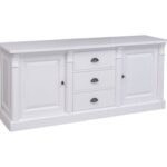 Landelijk dressoir met twee deurtjes en drie lades in het midden voor opbergruimte. Gemaakt van massief eiken hout in de kleur wit. Het meubel kan op verschillende manieren geverfd worden in verschillende kleuren en kan op maat gemaakt worden. Villa Laura