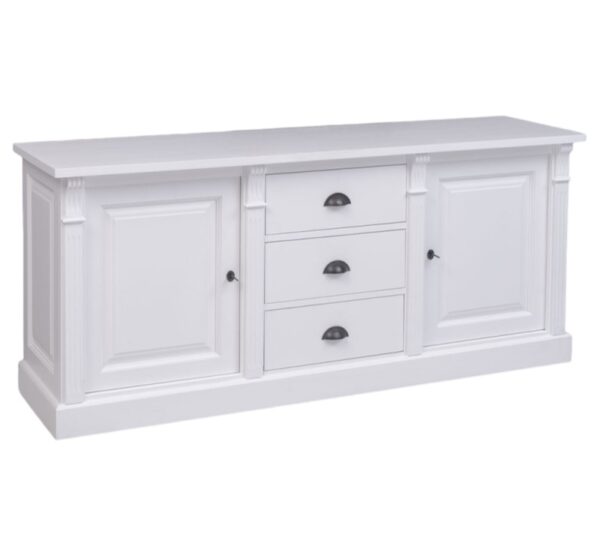 Landelijk dressoir met twee deurtjes en drie lades in het midden voor opbergruimte. Gemaakt van massief eiken hout in de kleur wit. Het meubel kan op verschillende manieren geverfd worden in verschillende kleuren en kan op maat gemaakt worden. Villa Laura