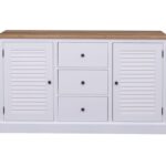 Landelijk dressoir met louvre shutters deurtjes en drie lades voor opbergruimte. Gemaakt van massief eiken hout in de kleur wit met warm eiken blad. Het meubel kan op verschillende manieren geverfd worden in verschillende kleuren en kan op maat gemaakt worden. Villa Laura