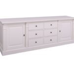 Landelijk klassiek dressoir met lades en deuren. Het dressoir heeft aan beide kanten een deur en in het midden zes lades, drie onder elkaar met een komgreep. Gemaakt van massief eiken hout in de kleur wit. Het meubel kan op verschillende manieren geverfd worden in verschillende kleuren en kan op maat gemaakt worden. Villa Laura