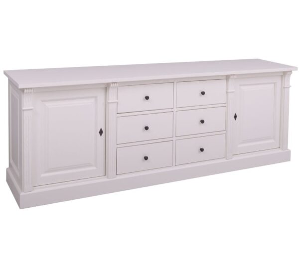 Landelijk klassiek dressoir met lades en deuren. Het dressoir heeft aan beide kanten een deur en in het midden zes lades, drie onder elkaar met een komgreep. Gemaakt van massief eiken hout in de kleur wit. Het meubel kan op verschillende manieren geverfd worden in verschillende kleuren en kan op maat gemaakt worden. Villa Laura