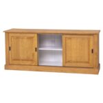 landelijk klassiek dressoir met 3 schuifdeuren voor veel opbergruimte. Gemaakt van massief hout in de kleur naturel. Het kan op maat gemaakt worden. Villa Laura