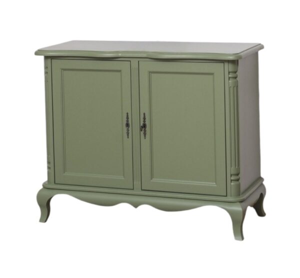 landelijke, klassieke brocante dressoir met Queen Ann poten en sierlijke lijsten. Gemaakt van massief hout in de kleur groen. Villa Laura