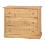 Landelijk, klassiek, extravagant ladekast. het heeft 3 grote lades voor veel opbergruimte. Gemaakt van massief hout in de kleur naturel. De kast kan op verschillende manieren geverfd worden in verschillende kleuren en kan op maat gemaakt worden. Villa Laura
