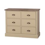 Ladekast met 6 lades voor genoeg opbergruimte met komgrepen in het goud. Gemaakt van massief hout in de kleur beige, zand, taupe. De kast kan op verschillende manieren geverfd worden in verschillende kleuren en kan op maat gemaakt worden. Villa Laura