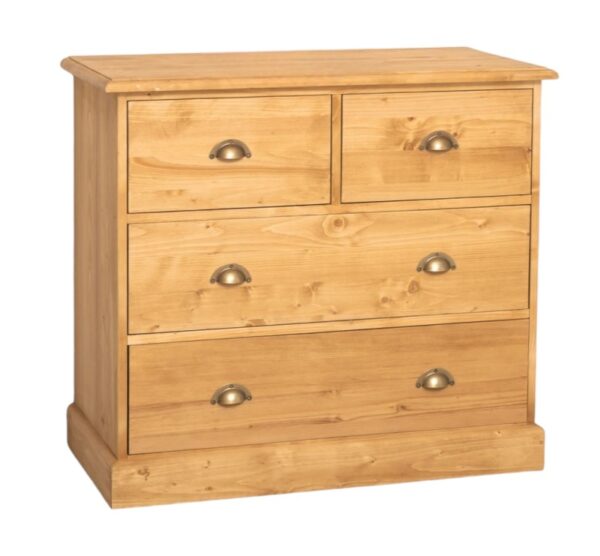 Ladekast met 6 lades voor genoeg opbergruimte met knoppen. Gemaakt van massief hout in de kleur naturel. De kast kan op verschillende manieren geverfd worden in verschillende kleuren en kan op maat gemaakt worden. Villa Laura