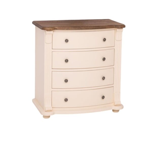 Landelijk, klassiek, extravagant ladekast. het heeft 4 grote lades voor veel opbergruimte. Gemaakt van massief hout in de kleur roomwit, vanille met warm eiken blad. De kast kan op verschillende manieren geverfd worden in verschillende kleuren en kan op maat gemaakt worden. Villa Laura