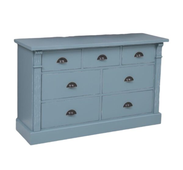 landelijk, klassiek, extravagante ladekast. het heeft 7 lades voor veel opbergruimte. Gemaakt van massief hout in de kleur blauw. Het kan op maat gemaakt worden. Villa Laura
