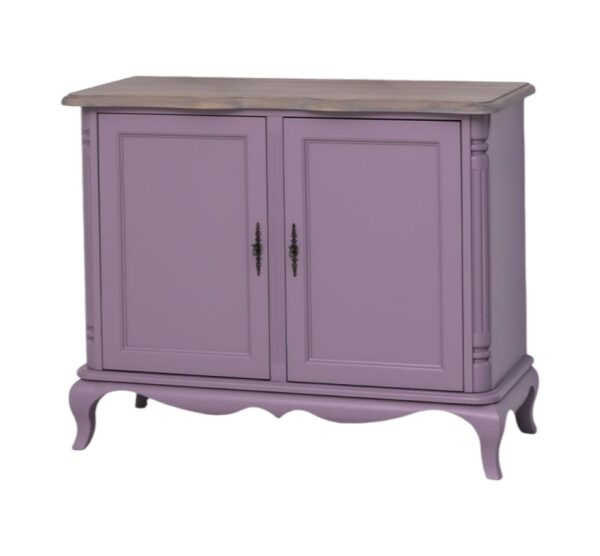 landelijke, klassieke brocante dressoir met Queen Ann poten en sierlijke lijsten. Gemaakt van massief hout in de kleur paars. Villa Laura