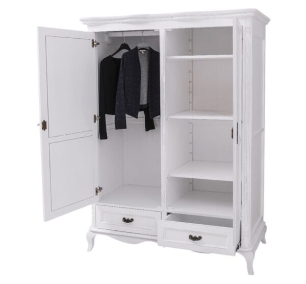 landelijk klassiek romantisch brocante 2-deurs kledingkast met lades. de kledingkast heeft sierlijke ornamenten en Queen Ann poten. Gemaakt van massief hout eiken in de kleur wit. Het kan op maat gemaakt worden. Villa Laura