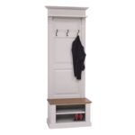 Landelijke kapstok met 3 haken, een plankje en in het schoenenbankje 2 open vakken. Gemaakt van massief eiken hout in de kleur zand, beige met warm hout. De kapstok kan op verschillende manieren geverfd worden in verschillende kleuren en kan op maat gemaakt worden. Villa Laura
