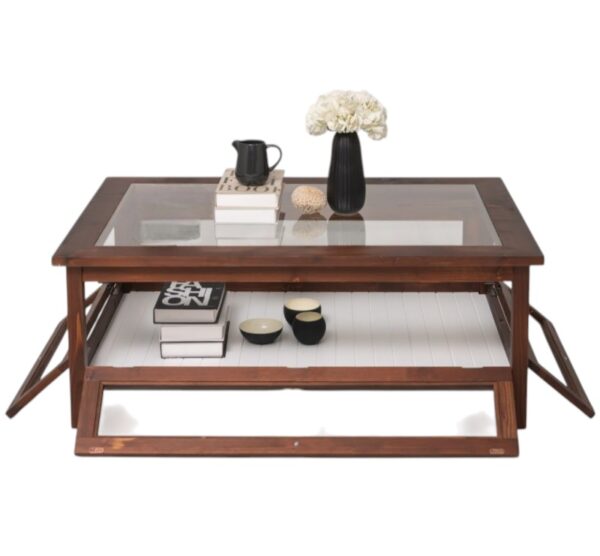 Landelijke, klassieke, moderne houten salontafel/vitrinetafel met onderblad. Gemaakt van massief hout eiken in de kleur warm eiken, wengé, walnoot. De salontafel kan op verschillende manieren geverfd worden in verschillende kleuren en kan op maat gemaakt worden. Villa Laura