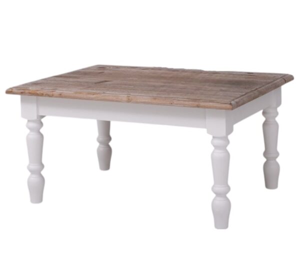 Rechthoekige kleine landelijke salontafel met klassieke poten. Gemaakt van massief hout in de kleur wit, naturel eiken. De salontafel kan op verschillende manieren geverfd worden in verschillende kleuren en kan op maat gemaakt worden. Villa Laura