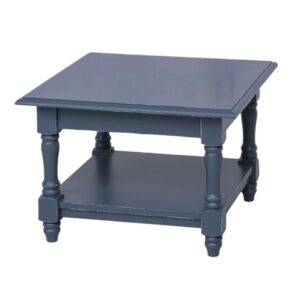 Klein landelijke salontafel met onderblad met klassieke poten. Gemaakt van massief hout in de kleur blauw antraciet vintagelook. De salontafel kan op verschillende manieren geverfd worden in verschillende kleuren en kan op maat gemaakt worden. Villa Laura