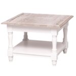 Klein landelijke salontafel met onderblad met klassieke poten. Gemaakt van massief hout in de kleur wit, naturel. De salontafel kan op verschillende manieren geverfd worden in verschillende kleuren en kan op maat gemaakt worden. Villa Laura