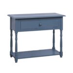 Landelijke side table met lade en onderblad. Gemaakt van massief eiken hout in de kleur blauw. Het meubel kan op verschillende manieren geverfd worden in verschillende kleuren en kan op maat gemaakt worden. Villa Laura
