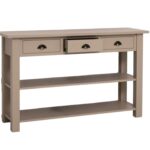 Landelijke sidetable / winkeldisplay met drie lades en twee planken. Gemaakt van massief eiken hout in de kleur beige, zand, taupe. Het meubel kan op verschillende manieren geverfd worden in verschillende kleuren en kan op maat gemaakt worden. Villa Laura