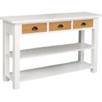 Landelijke sidetable / winkeldisplay met drie lades en twee planken. Gemaakt van massief eiken hout in de kleur wit met naturel. Het meubel kan op verschillende manieren geverfd worden in verschillende kleuren en kan op maat gemaakt worden. Villa Laura