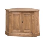 klassiek landelijke hoekkast met deuren voor veel opbergruimte. Gemaakt van massief hout in de kleur warm bruin eiken. Het kan op maat gemaakt worden. Villa Laura