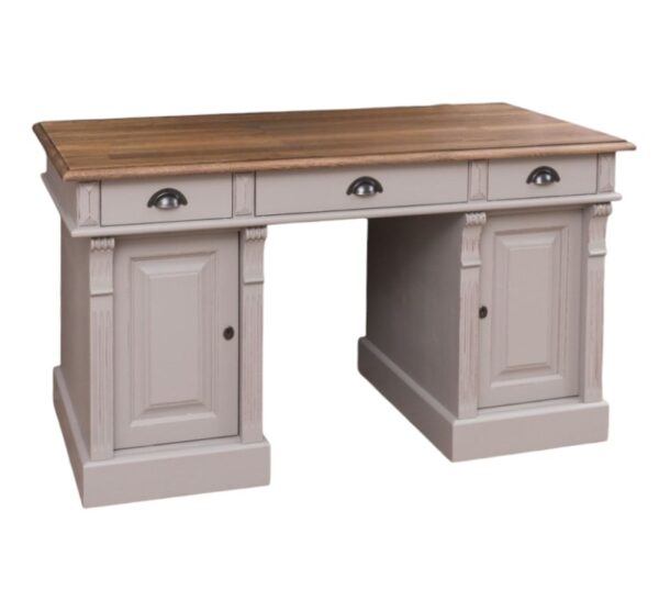 Landelijk bureau met drie lades en twee kastjes voor opbergruimte. Gemaakt van massief eiken hout in de kleur grijs en warm bruin eiken houten blad. Het meubel kan op verschillende manieren geverfd worden in verschillende kleuren en kan op maat gemaakt worden. Villa Laura