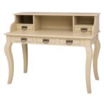 Landelijk bureau/kaptafel met open vakken en vijf lades. Gemaakt van massief eiken hout in de kleur zand, beige. Het meubel kan op verschillende manieren geverfd worden in verschillende kleuren en kan op maat gemaakt worden. Villa Laura