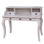 Landelijk bureau/kaptafel met open vakken en vijf lades. Gemaakt van massief eiken hout in de kleur gebroken wit. Het meubel kan op verschillende manieren geverfd worden in verschillende kleuren en kan op maat gemaakt worden. Villa Laura