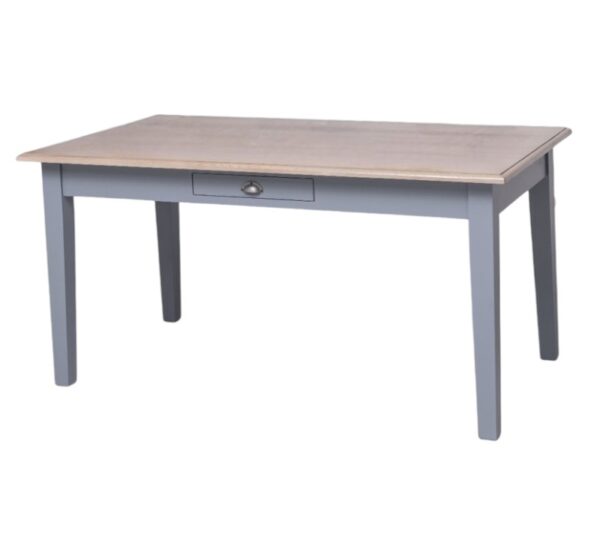 Moderne rechthoekige tafel die op maat gemaakt kan worden. De kleur van het onderstel is grijs en de tafelblad naturel whitewash licht eiken hout. Villa Laura