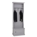 Landelijk halmeubel/kapstok met bankje met 3 haken, 1 plank en een kastje. Gemaakt van massief eiken hout in de kleur grijs. De halmeubel kan op verschillende manieren geverfd worden in verschillende kleuren en kan op maat gemaakt worden. Villa Laura