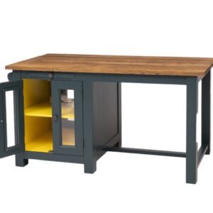 Landelijke bartafel/kookeiland/keukenblok met glazen deurtjes en uitschuifbare plank voor opbergruimte. Gemaakt van massief eiken hout in de kleur blauw, grijs, geel met een naturel blad. Het meubel kan op verschillende manieren geverfd worden in verschillende kleuren en kan op maat gemaakt worden. Villa Laura