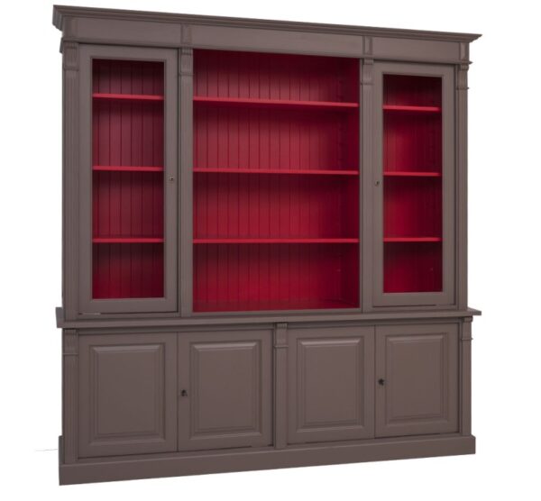 Landelijk klassieke bibliotheekkast met lades en deuren. de planken in de kast zijn verstelbaar. Gemaakt van massief hout eiken in de kleur donker chocolade bruin en binnenkant rood. Het kan op maat gemaakt worden. Villa Laura