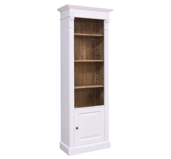 Landelijke boekenkast met vier open vakken en een deur. Gemaakt van massief eiken hout in de kleur wit met warm bruin walnoten binnenkant. Het meubel kan op verschillende manieren geverfd worden in verschillende kleuren en kan op maat gemaakt worden. Villa Laura