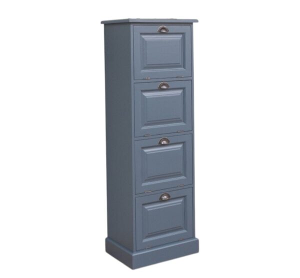 Landelijke hoge dossierkast/opbergkast met 4 vakken. Gemaakt van massief eiken hout in de kleur donker blauw. Het meubel kan op verschillende manieren geverfd worden in verschillende kleuren en kan op maat gemaakt worden. Villa Laura