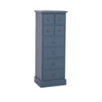 Landelijke hoge ladekast met acht lades waarvan vier kleine en vier grote. Gemaakt van massief eiken hout in de kleur blauw. Het meubel kan op verschillende manieren geverfd worden in verschillende kleuren en kan op maat gemaakt worden. Villa Laura