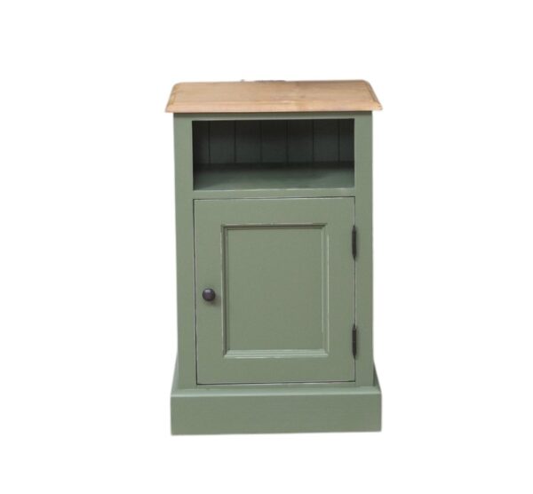 landelijke, romantisch, extravagante nachtkastje met open vak en deurtje. Gemaakt van massief hout eiken in de kleur groen. Het kan op maat gemaakt worden.