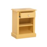 Landelijke, klassieke, extravagante nachtkastje met lade en een open vak met twee planken voor veel opbergruimte. Gemaakt van massief hout eiken in de kleur zand geel. Het nachtkastje kan op verschillende manieren geverfd worden in verschillende kleuren. Het kan op maat gemaakt worden. Villa Laura