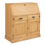 Landelijke secretaire met genoeg opbergruimte. Secretaire bestaat uit een 2 deurtjes, 2 lades en een groot vak wat open gemaakt kan worden als bureau. Gemaakt van massief eiken hout in de kleur naturel. De kast kan op verschillende manieren geverfd worden in verschillende kleuren en kan op maat gemaakt worden. Villa Laura