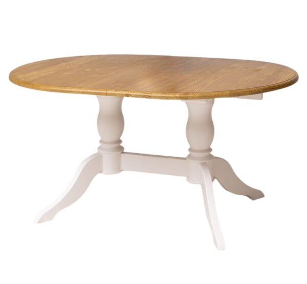 Landelijke uitschuifbare ovale eettafel met klassiek onderstel. Gemaakt van massief eiken hout in de kleur wit met een naturel finish bruin blad. De eettafel kan op verschillende manieren geverfd worden in verschillende kleuren en kan op maat gemaakt worden. Villa Laura